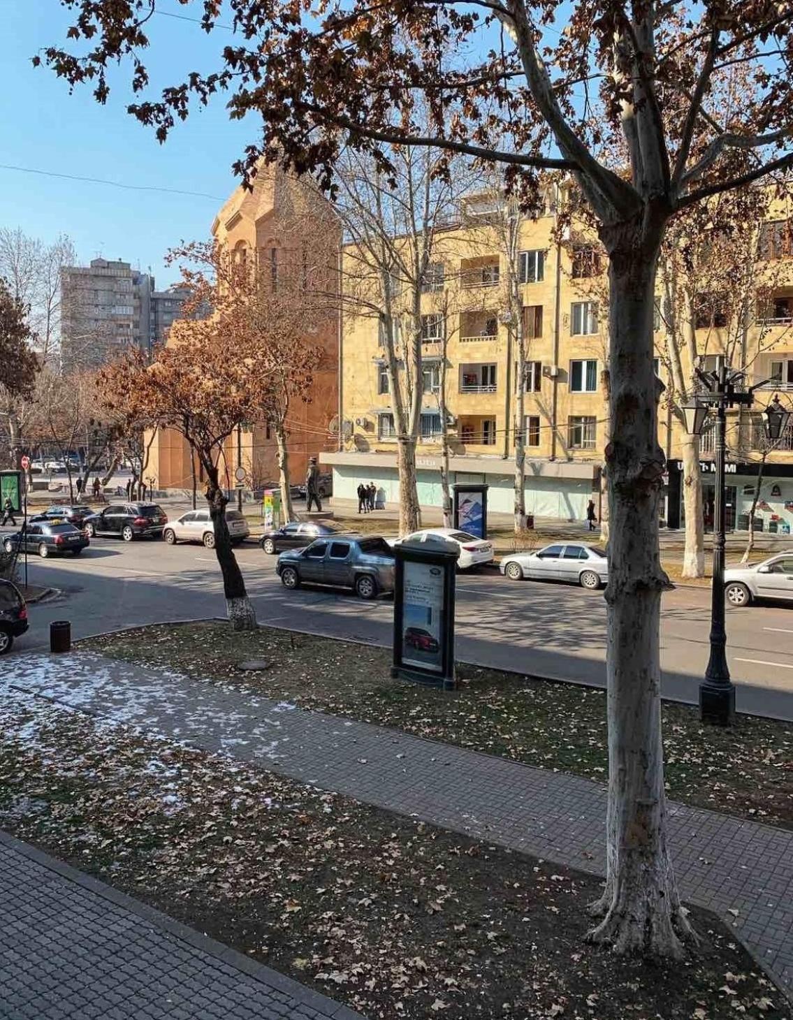 Cozy Apartment On Abovyan Street Yerevan Exterior photo